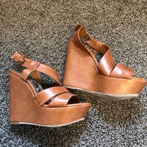 Jessica Simpson wedge